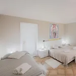 Villa Guesthost - Dimora La Guardia - Monferrato Dream Monastero Bormida