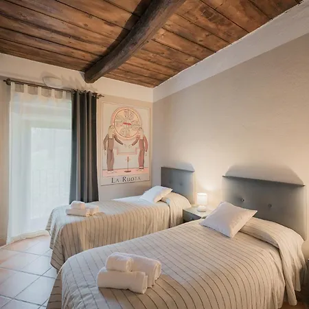 Villa Guesthost - Dimora La Guardia - Monferrato Dream Monastero Bormida
